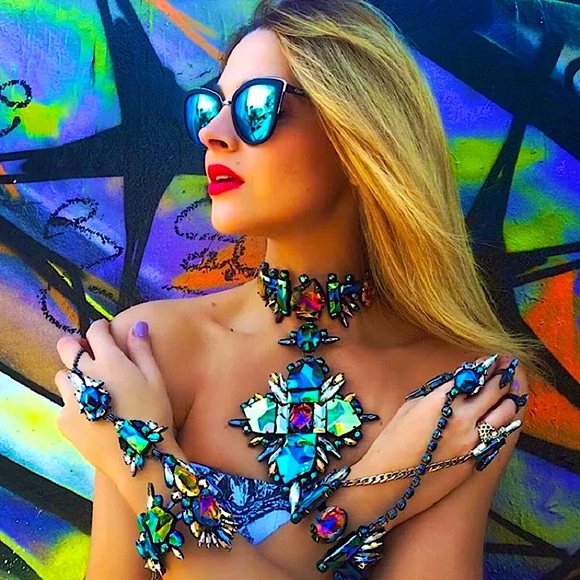 Colorful crystal statement necklace - Picture 5 of 9